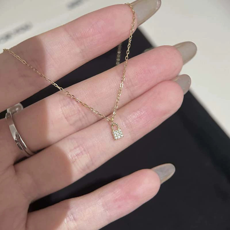 Minimalist Silver Clavicle Chain